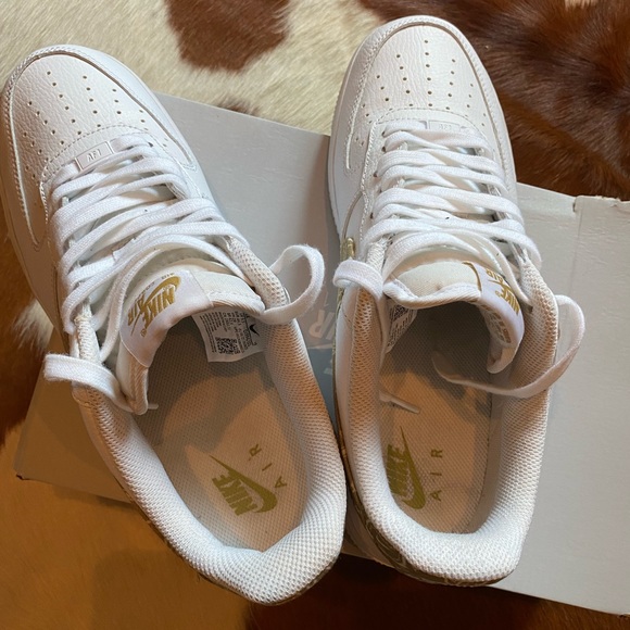 Nike Air Force 1 - Picture 7 of 11